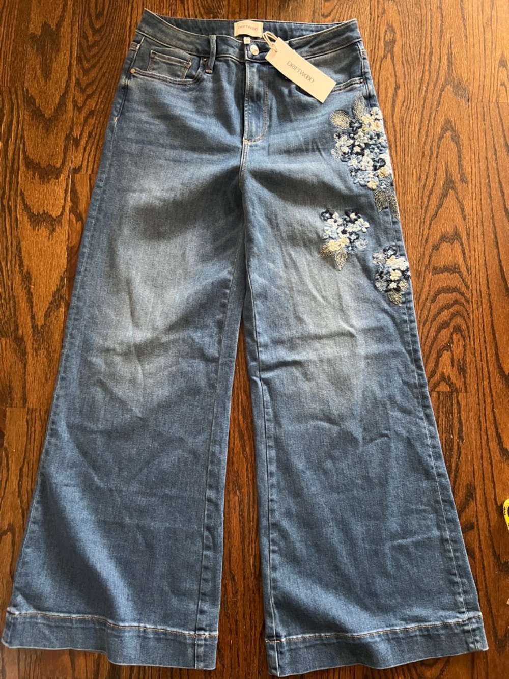 Driftwood Floral Embroidered Blue Jeans Martha Wide Leg Size 28 NEW!